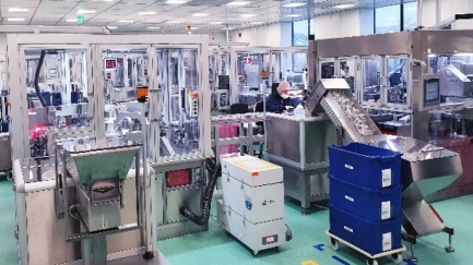 A view of the fully automatic assembly line of MRX003.