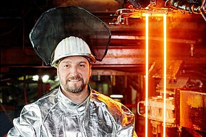 Für Gerresheimer spielt die Arbeitssicherheit beispielsweise in der Glasproduktion eine sehr wichtige Rolle. Die neue ISO 45001 wird den alten Standard OHSAS 18001 ablösen und den bereits vorhandenen Arbeits- und Gesundheitsschutz nachhaltig optimieren. 