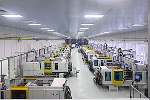 Production insulin pens, clean room, injection molding, assembly Production insulin pens, clean room, injection molding, assembly