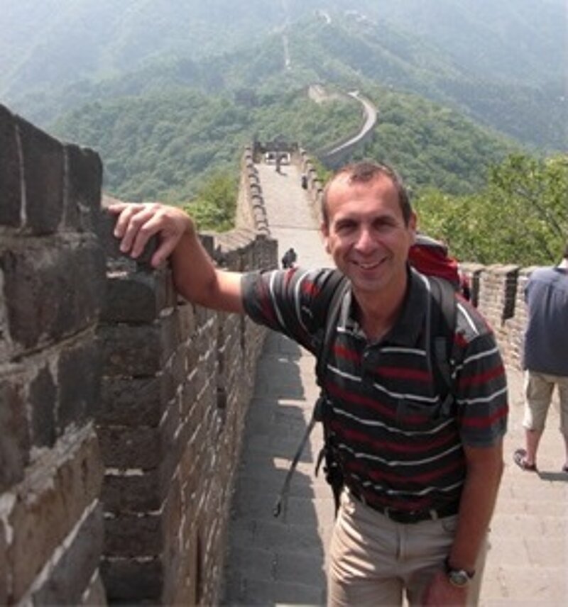 Jürgen Gossmann auf der berühmten Chinesischen Mauer.